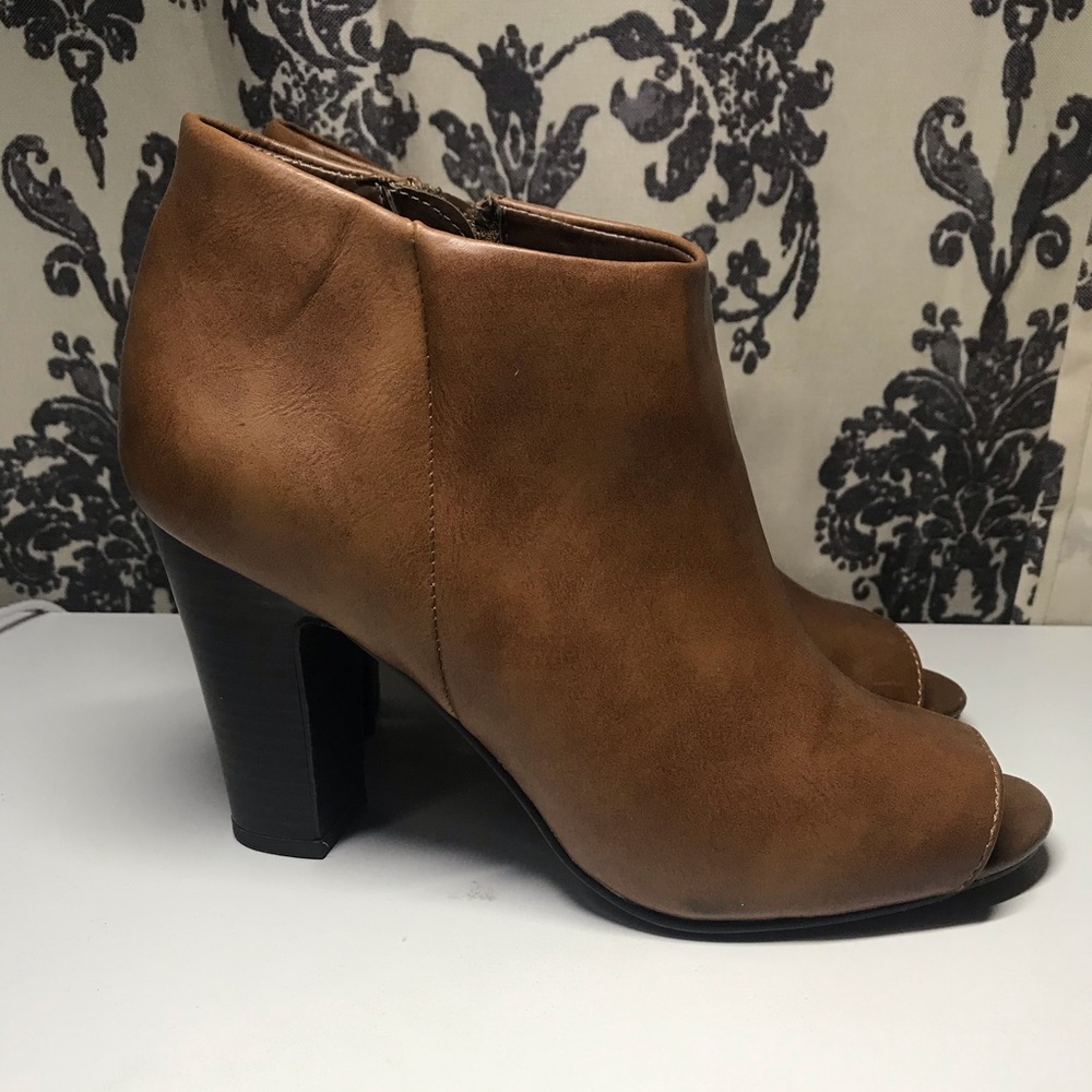 Chestnut heels